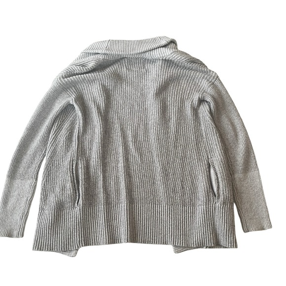 Abercrombie & Fitch Women's Size XS Gray Sweater Cardigan Pockets Long Sleeve - Picture 2 of 8